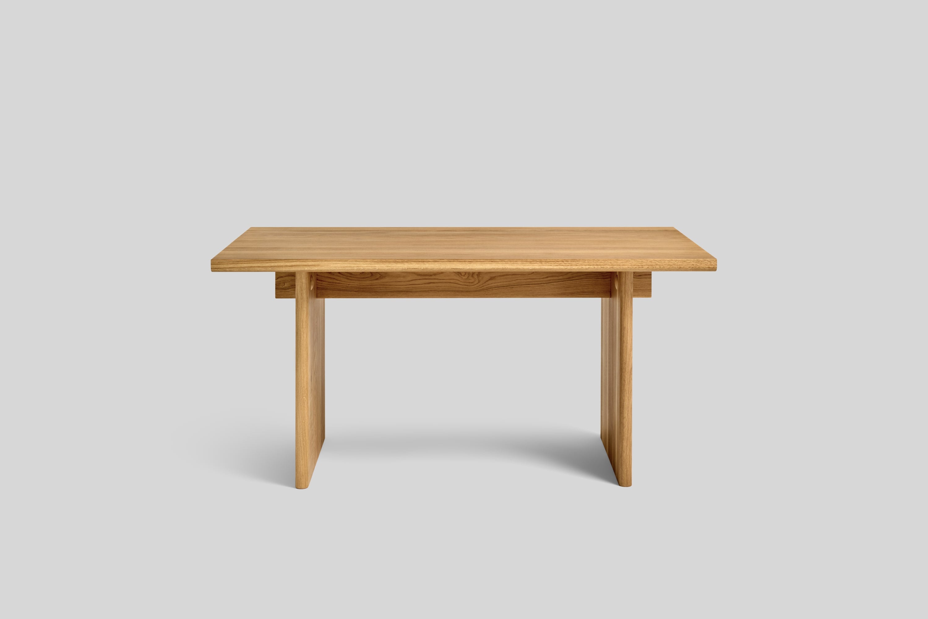 Drewniany nowoczesny stół do jadalni